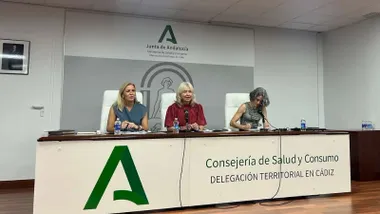 Mesa con Mercedes Colombo, Delegada del Gobierno en Cádiz.