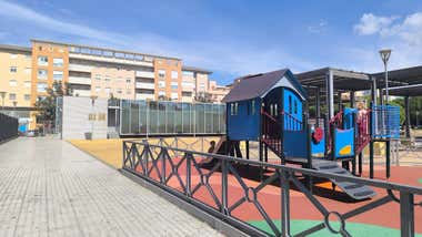 Parque infantil y kiosco en Varela Foto: José Luis Porquicho Prada.